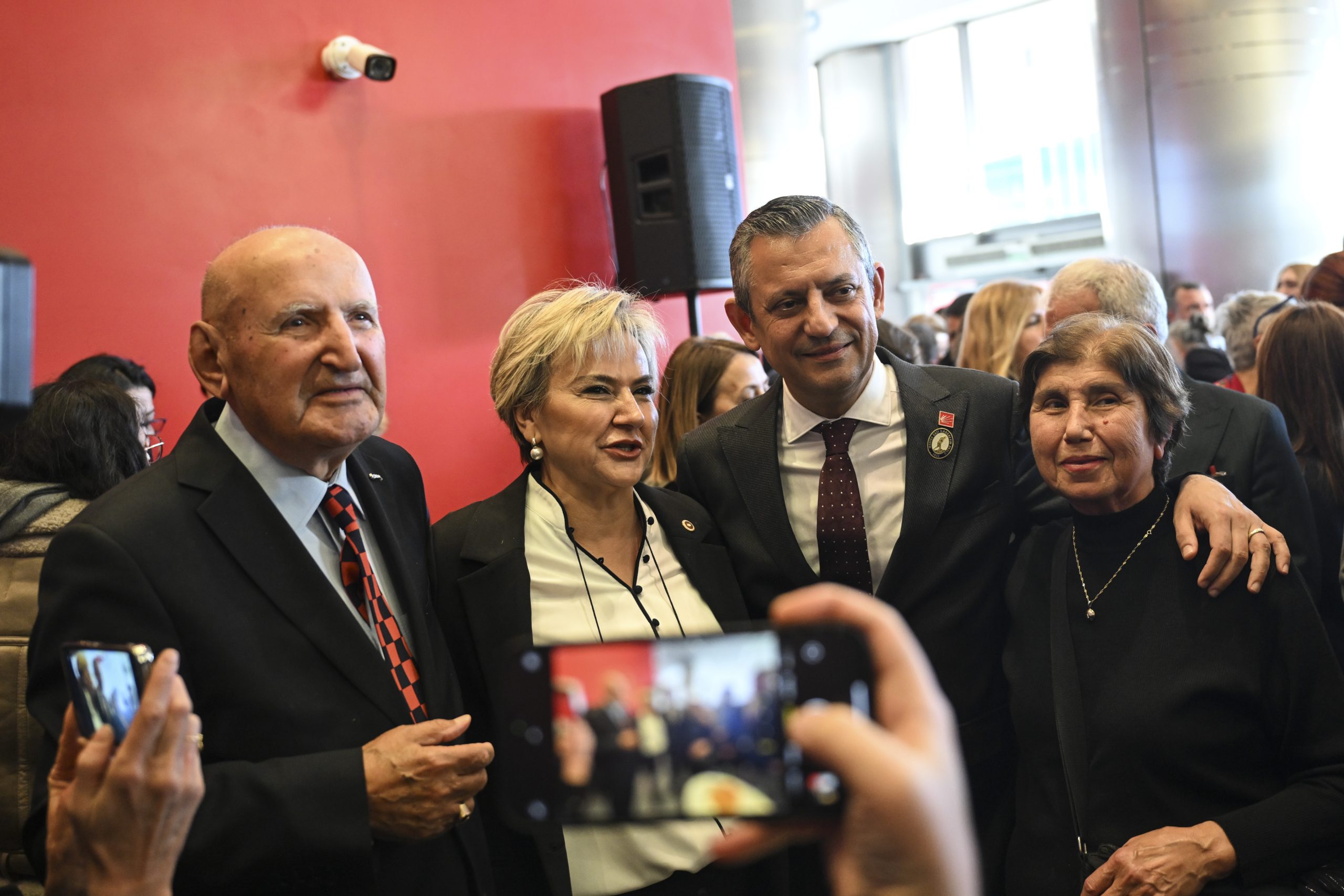 ANKARA (AA) – CHP Genel Başkanı Özgür Özel, partisinin iktidarında