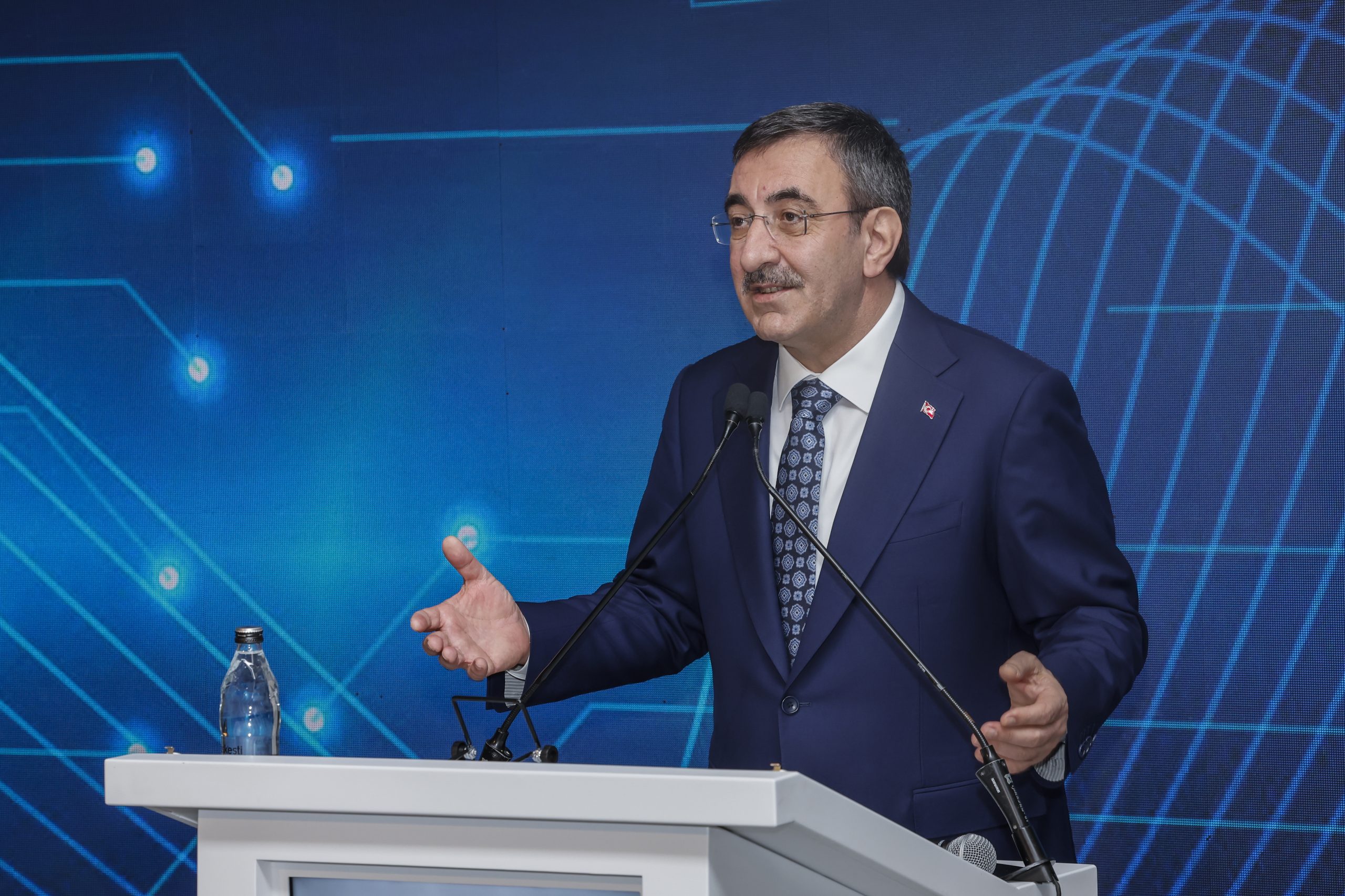 ANKARA (AA) – Cumhurbaşkanı Yardımcısı Cevdet Yılmaz, "Teknolojik ilerleme sadece