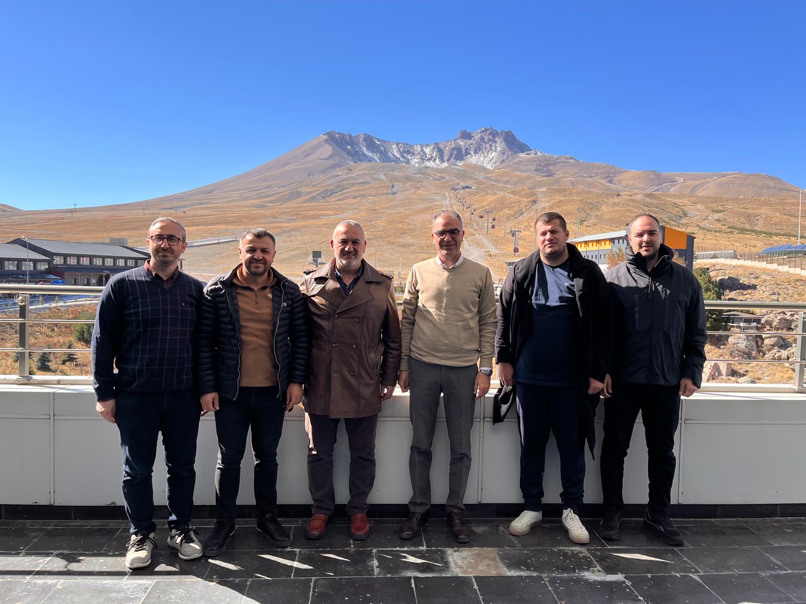 KAYSERİ (AA) – Erciyes Kayak Merkezinde Uluslararası Kar Ragbi Turnuvası