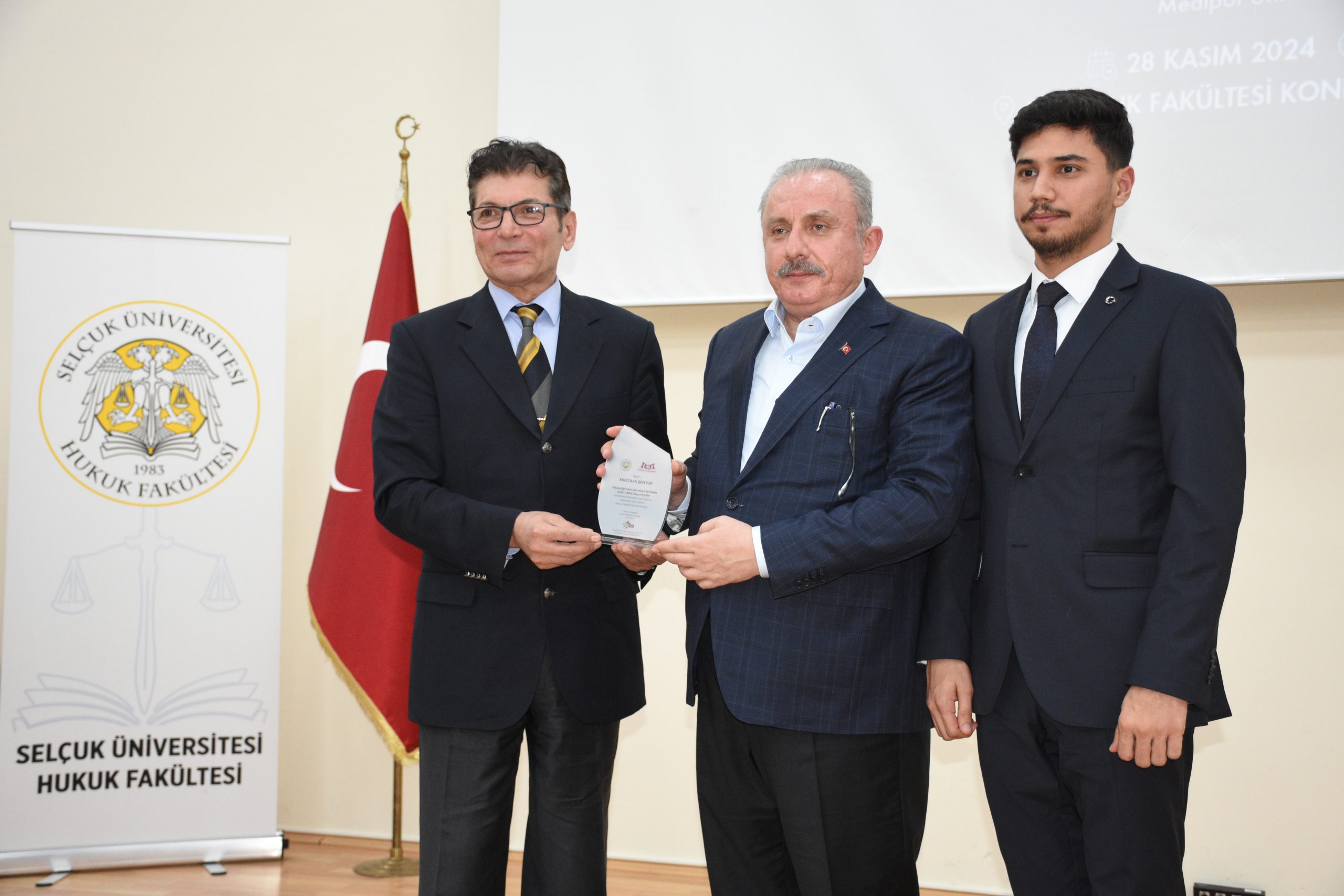 KONYA (AA) – Eski TBMM Başkanı Mustafa Şentop, İsrail'in Filistin