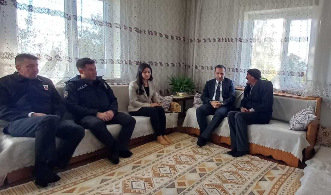 KONYA (AA) – Hüyük Kaymakamı Muhammed Ebrar Evsen, şehit ailelerine