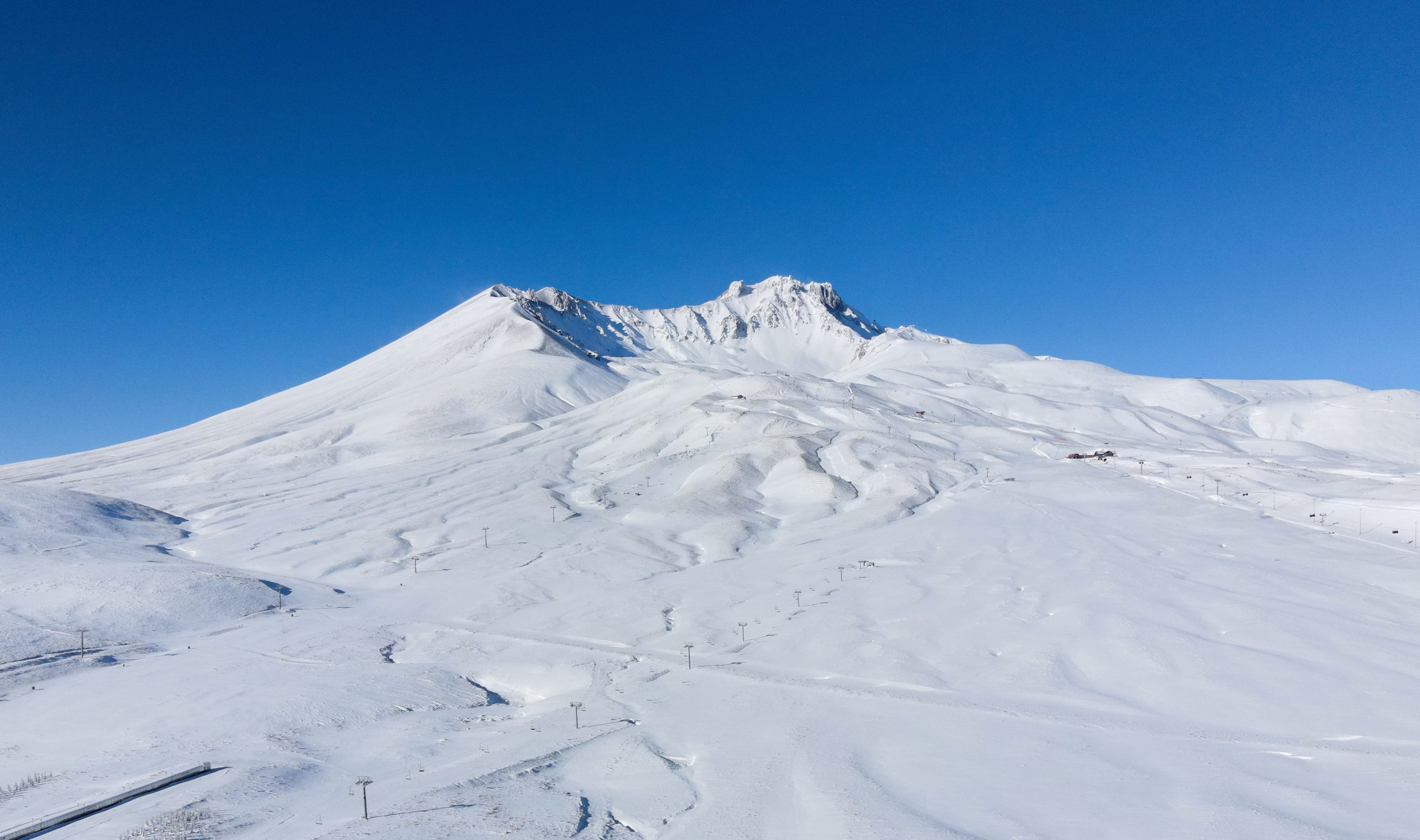 KAYSERİ (AA) – Türkiye'nin önemli kayak merkezlerinden Erciyes Kayak Merkezi'nde,