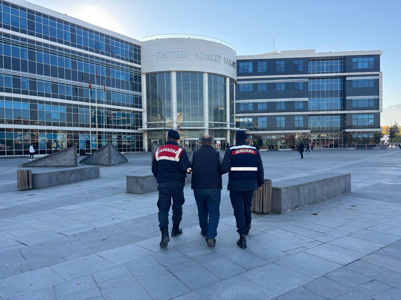 KAYSERİ (AA) – Kayseri'de FETÖ üyeliğinden hakkında kesinleşmiş hapis cezası