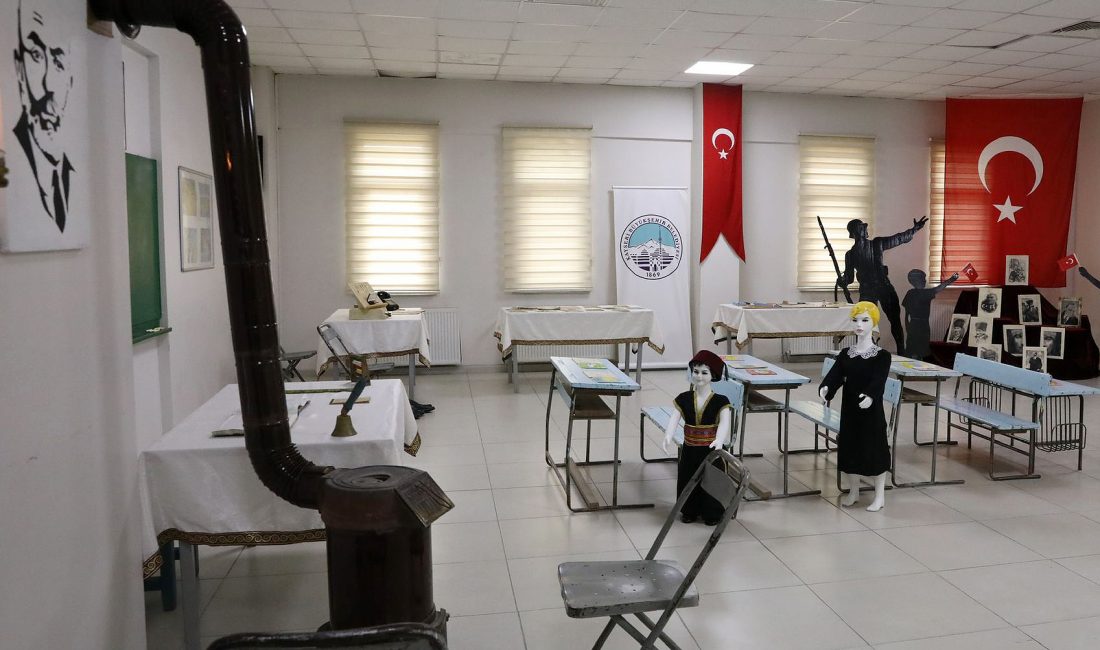 KAYSERİ (AA) – Kayseri'nin Sarıoğlan ilçesinde 24 Kasım Öğretmenler Günü