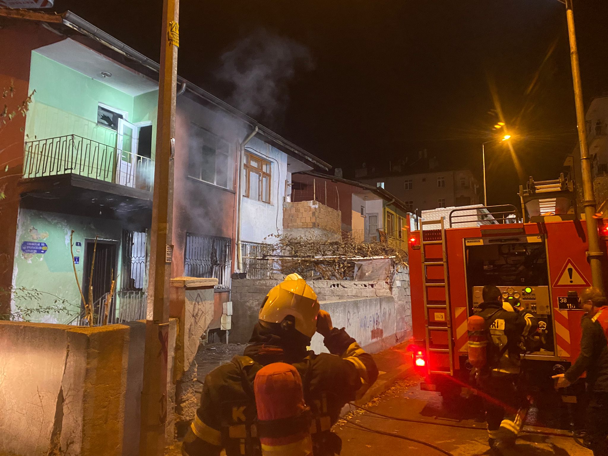 KAYSERİ (AA) – Kayseri'de müstakil evde çıkan yangın söndürüldü, dumandan