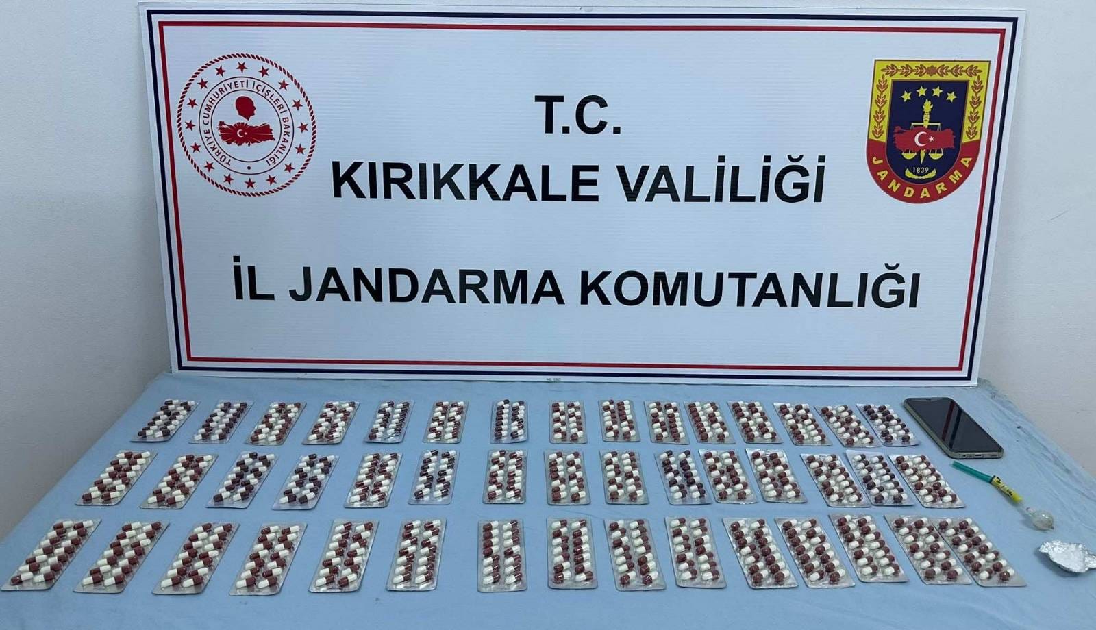 KIRIKKALE (AA) – Kırıkkale'de uyuşturucu operasyonunda yakalanan zanlı tutuklandı. Valilikten