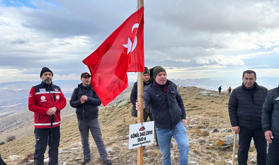 KIRŞEHİR (AA) – Kırşehir'de öğretmenler, şehit öğretmenler anısına Gönül Dağı'na