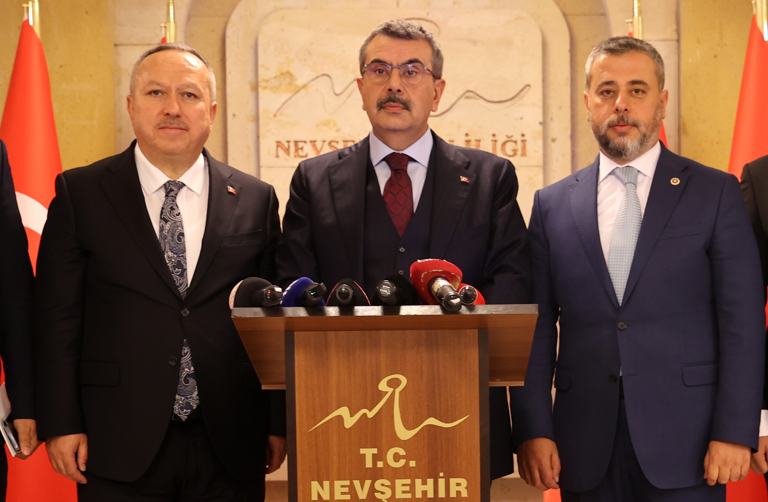 - "Türkiye'deki bütün okullarımız, 65 binin üzerindeki okulumuzun tamamına yakını