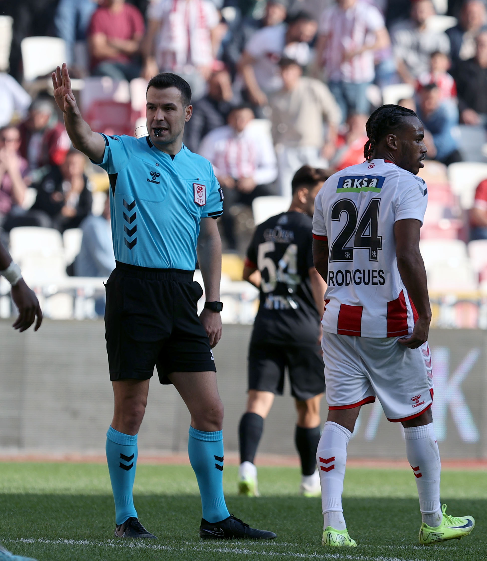 - Net Global Sivasspor: 2 - Çaykur Rizespor: 1 