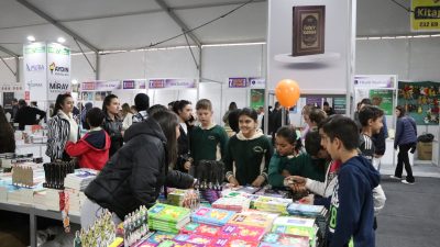 NİĞDE (AA) – Niğde Belediyesi tarafından düzenlenen 7. Kitap Fuarı