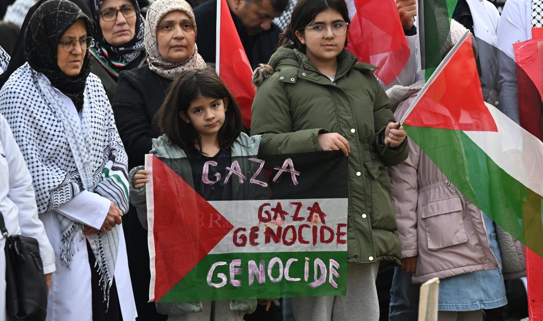 ANKARA (AA) – Ankara'da bazı sağlık çalışanları, Gazze'ye "tıbbi koridor"