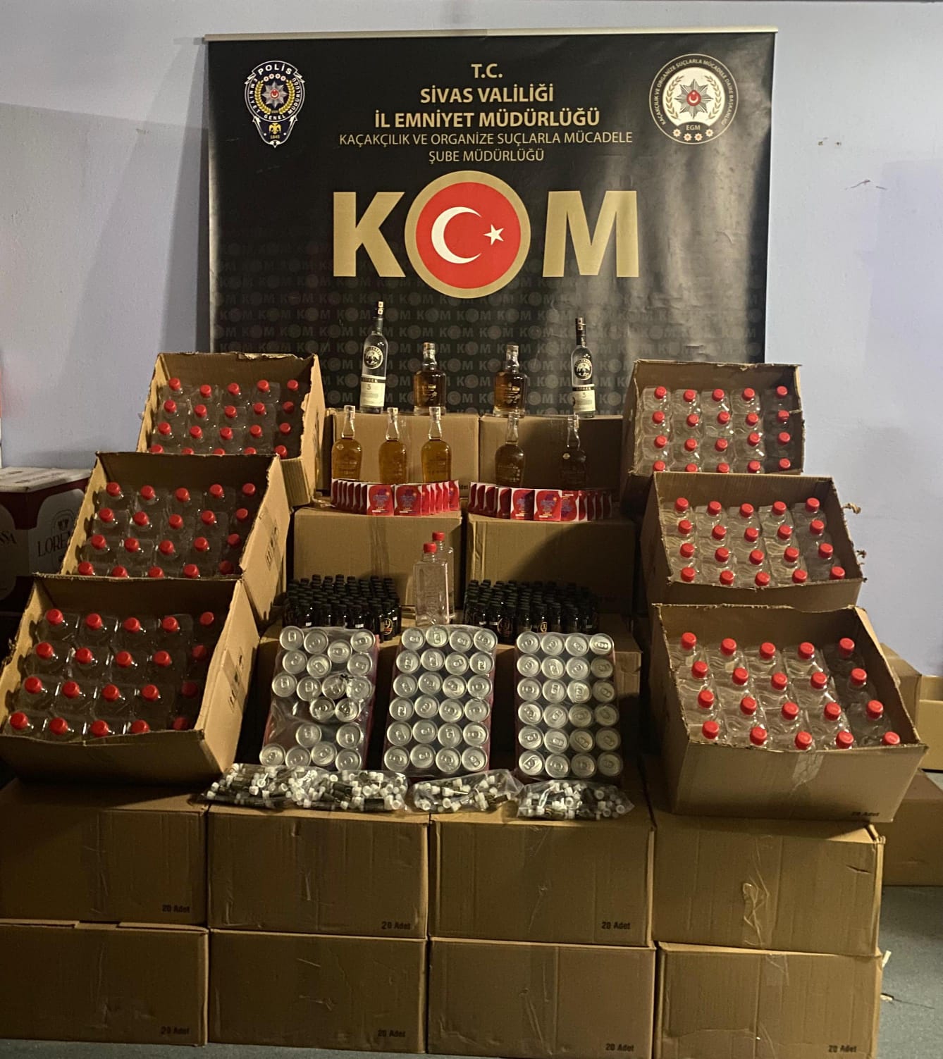 SİVAS (AA) – Sivas'ta 1302 litre kaçak etil alkolün ele
