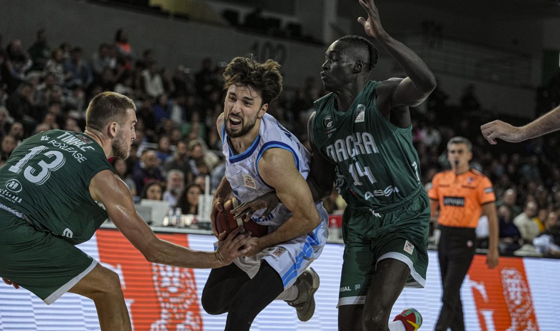 - Türk Telekom: 105 - Darüşşafaka Lassa: 68