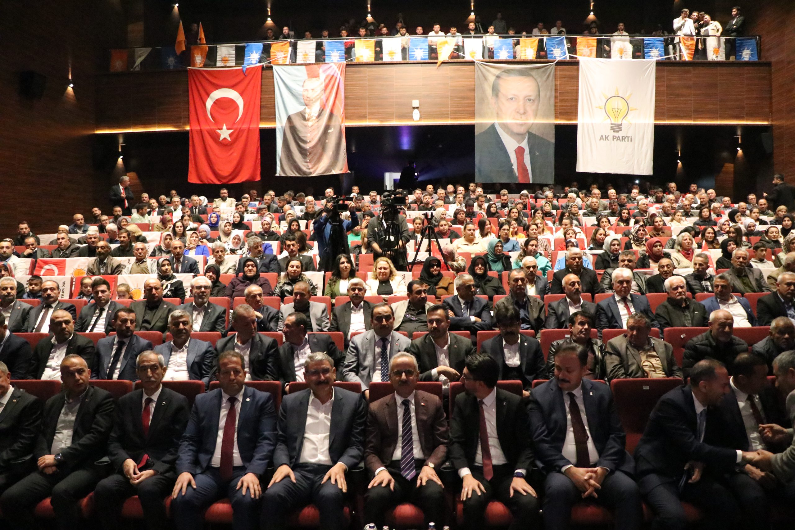 - "Türkiye'nin önünü kesmek isteyen dış güçlerin entrikalarını ve hamlelerini