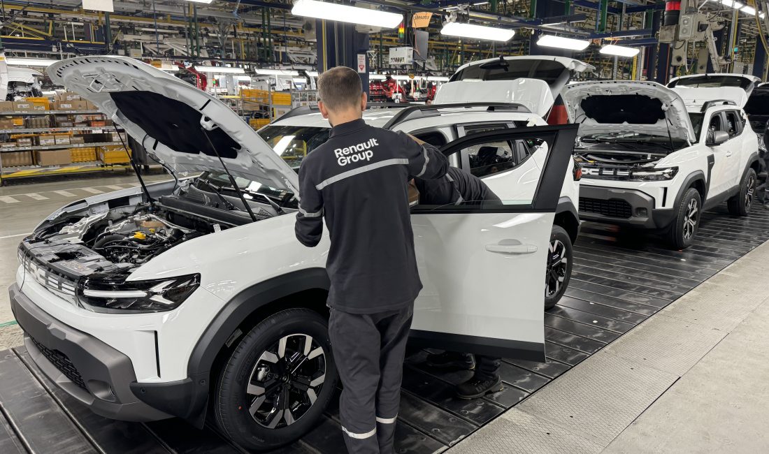 BURSA (AA) – Yeni Renault Duster'ın üretimine Bursa'daki Oyak Renault