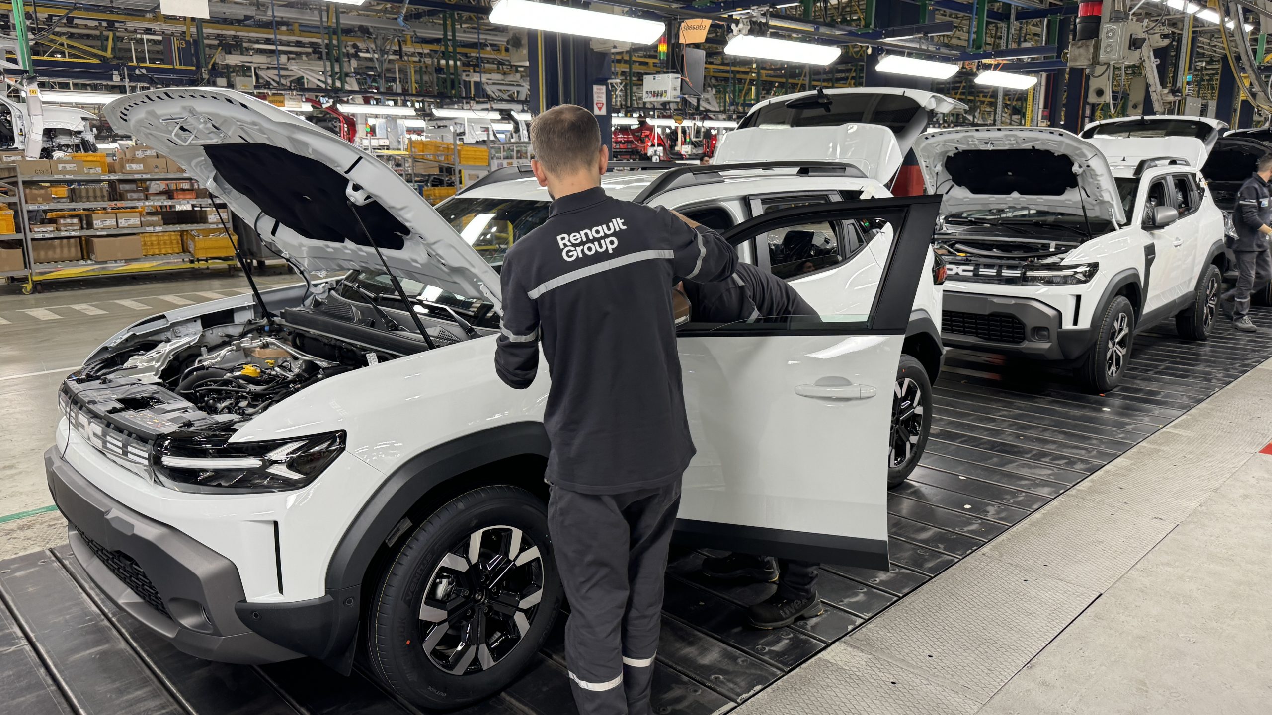 BURSA (AA) – Yeni Renault Duster'ın üretimine Bursa'daki Oyak Renault