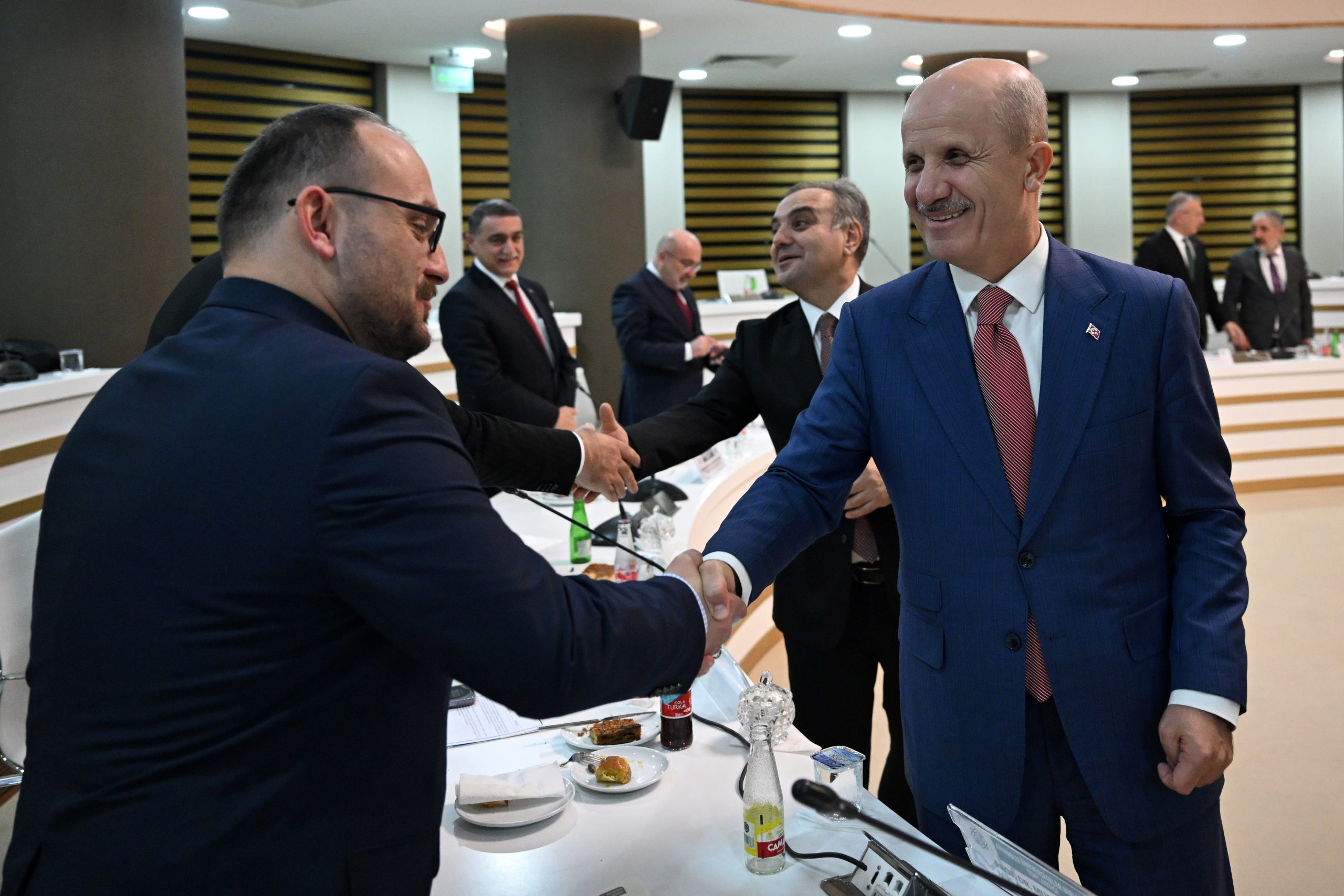 - "(Rektörlere hitaben) Gerek kamuda gerek özel sektörde gerek yurt