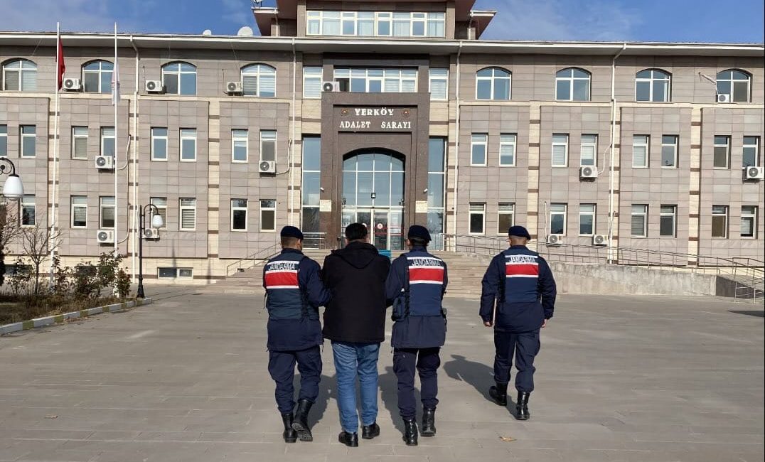 YOZGAT (AA) – Yozgat'ta jandarma ekiplerince bir firari hükümlü yakalandı.