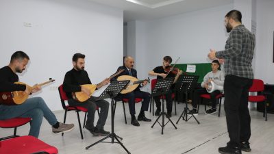 YOZGAT (AA) – Yozgat'ta öğretmenlerden oluşan koro, 24 Kasım Öğretmenler