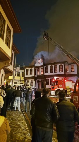 ÇANKIRI (AA) – Çankırı’da tarihi konakta çıkan yangın söndürüldü, konak