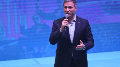 - "AK Parti, sadece umudun, geleceğin, vizyonun hareketi değildir. Aynı