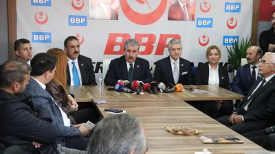 - "Güven ortamı, huzur ortamı devam ederse ben Türkiye'de bulunan