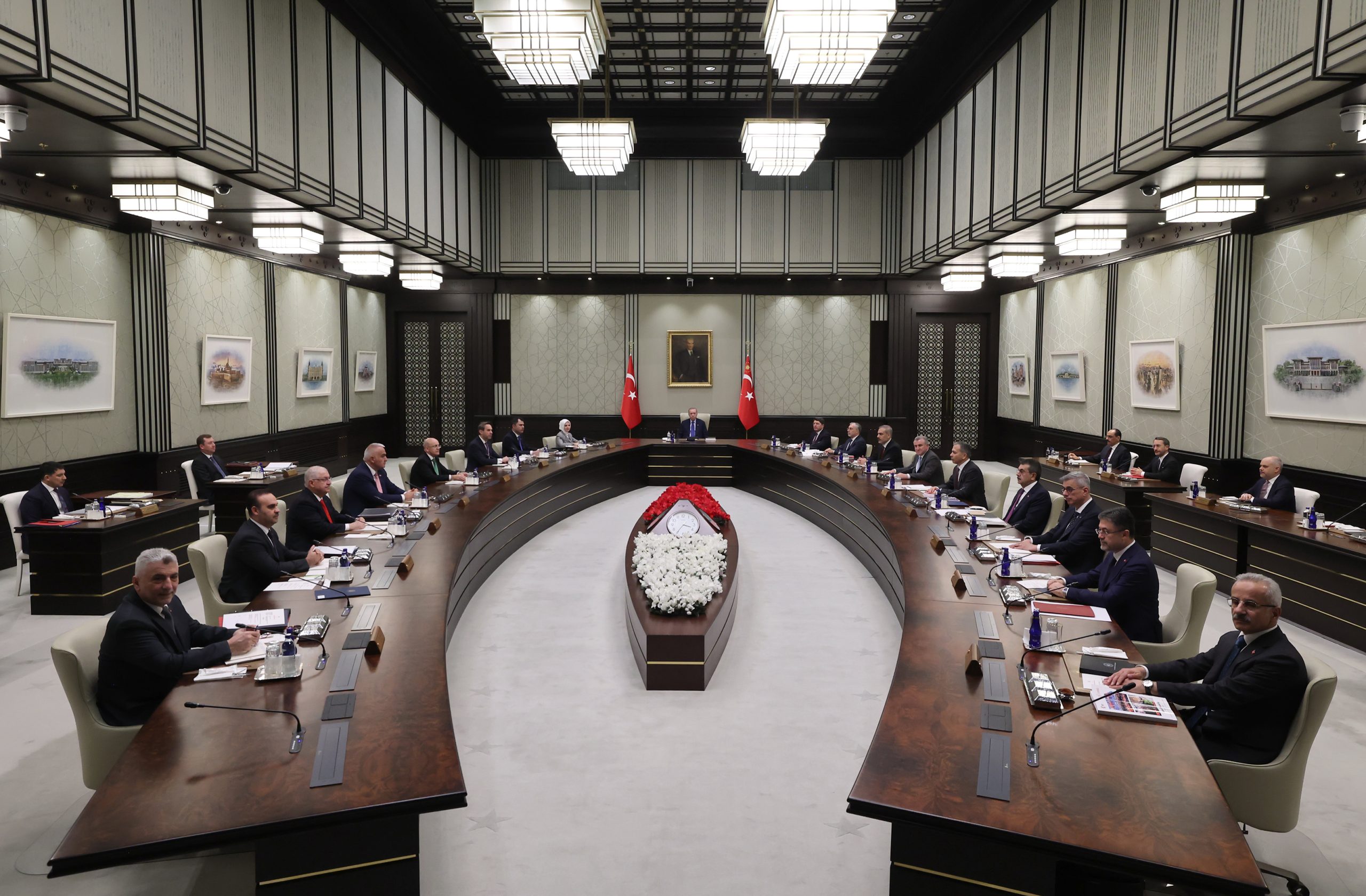 ANKARA (AA) – Cumhurbaşkanlığı Kabinesi, Cumhurbaşkanı Recep Tayyip Erdoğan başkanlığında