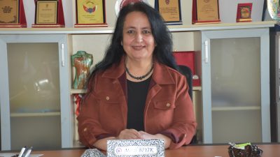 NİĞDE (AA) – Ebru sanatçısı Meral Bıyık, ebrunun insanda terapi