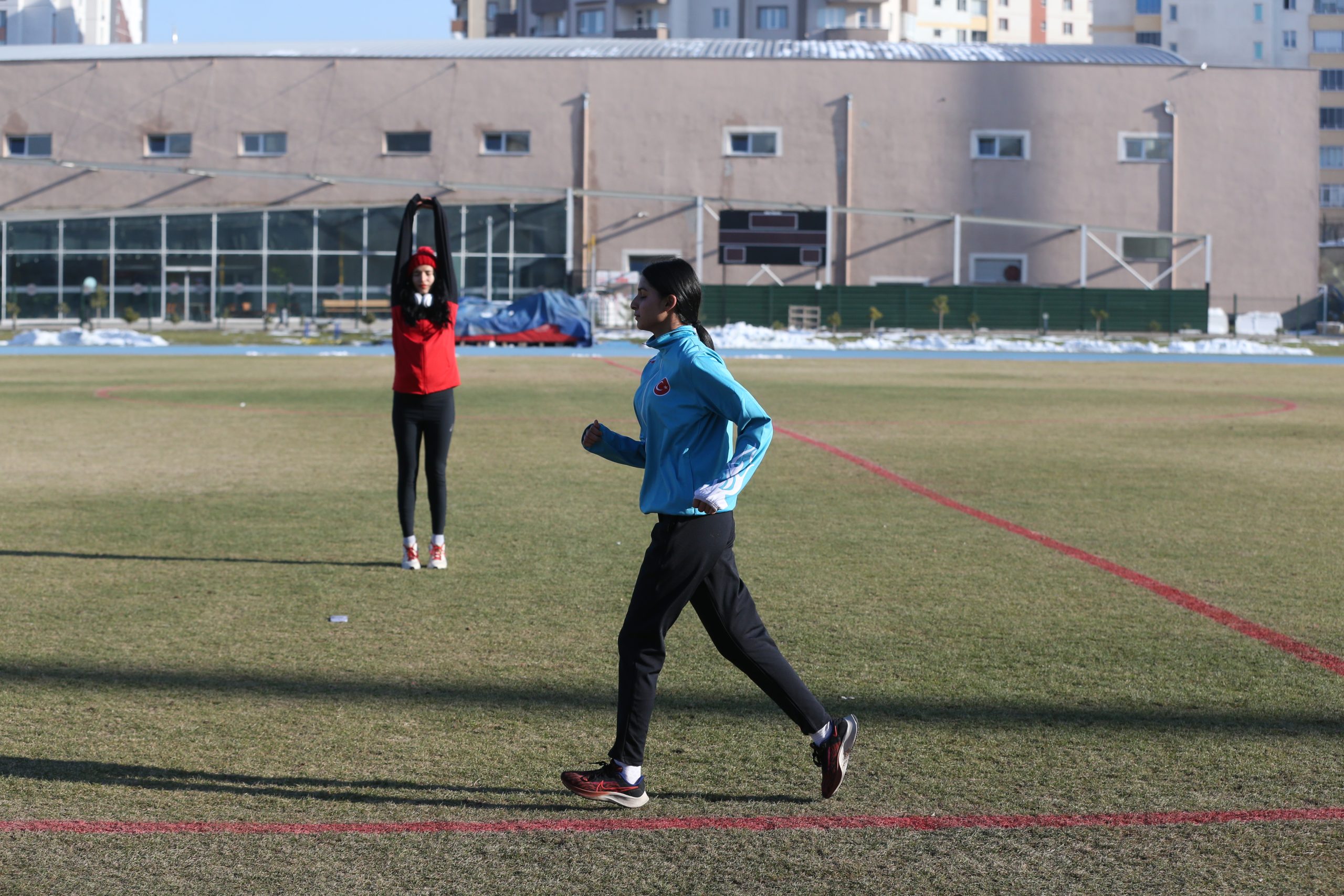 KAYSERİ (AA) – MURAT ASİL – Kayseri'de antrenmana katılan arkadaşına