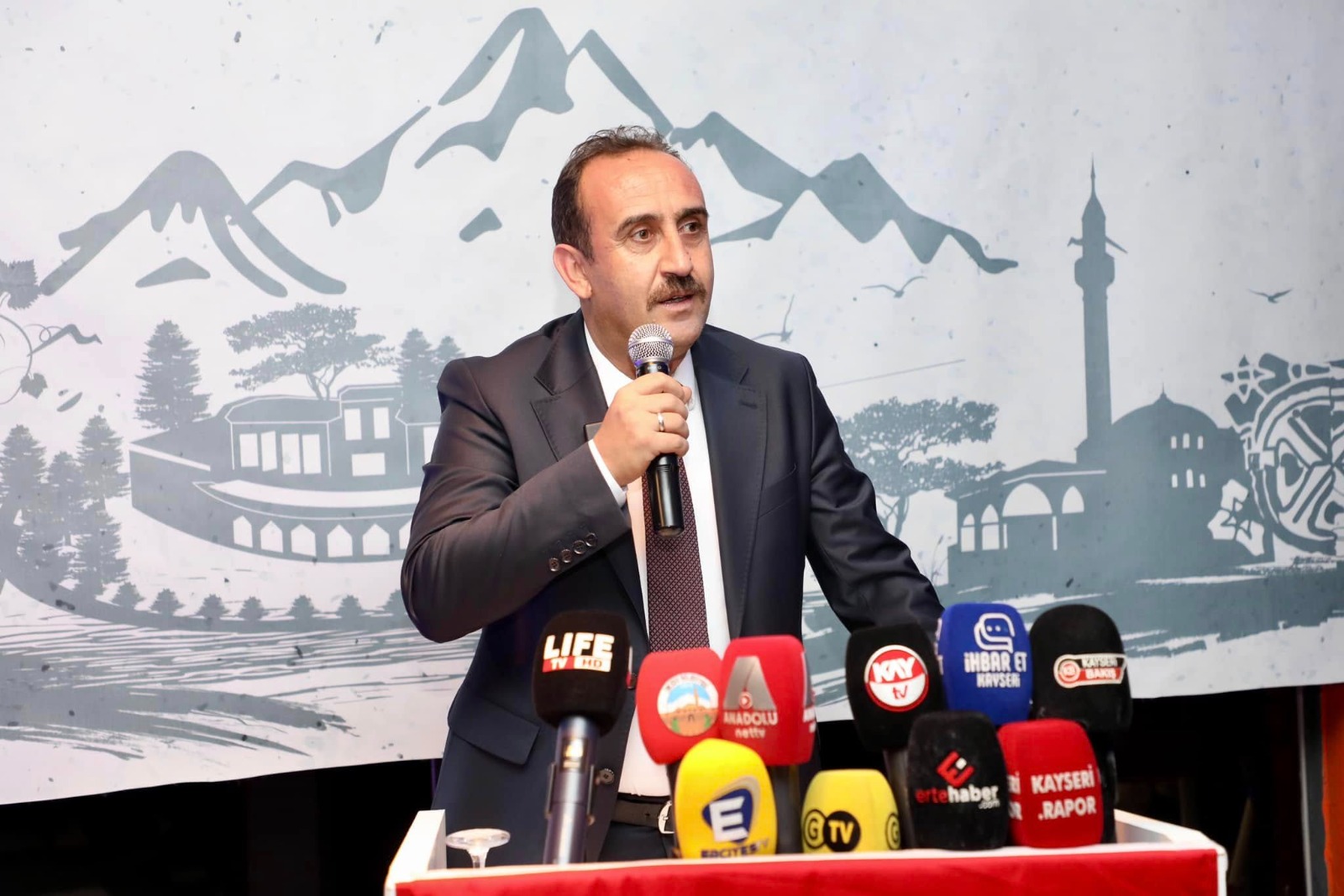 KAYSERİ (AA) – İncesu Belediye Başkanı Mustafa İlmek, 2024 yılındaki