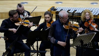 ANKARA (AA) – Ünlü keman sanatçısı Gidon Kremer, Ankara'da konser
