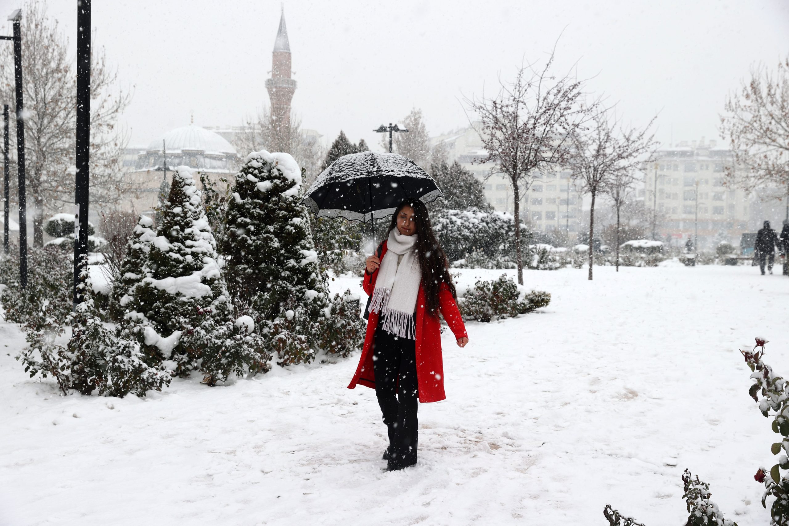 SİVAS (AA) – Sivas'ta etkili olan kar yağışı, kent merkezini