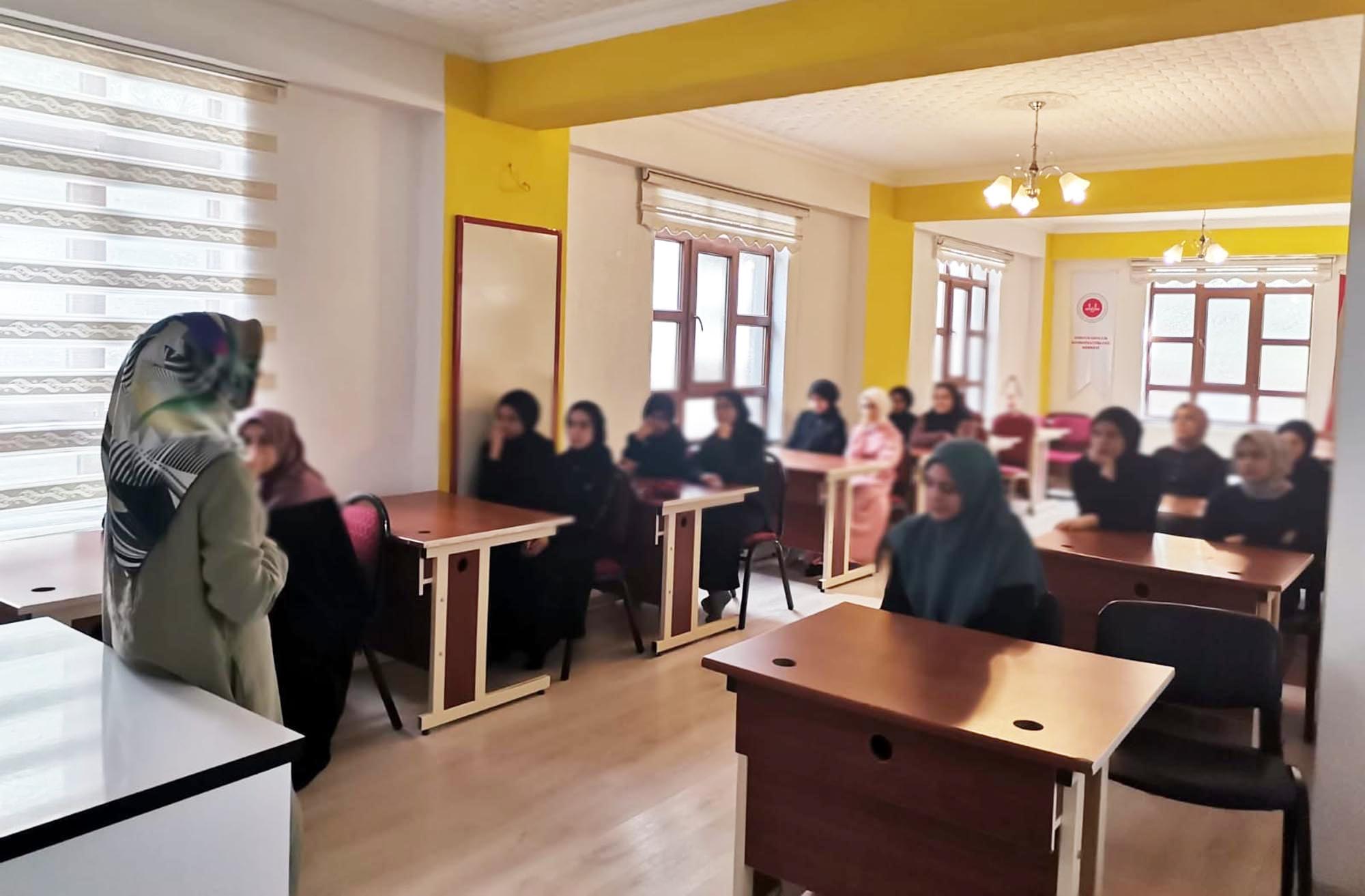 YOZGAT (AA) – Sorgun Müftülüğünce gençlik faaliyetleri kapsamında gençlere, "Rabbimizin