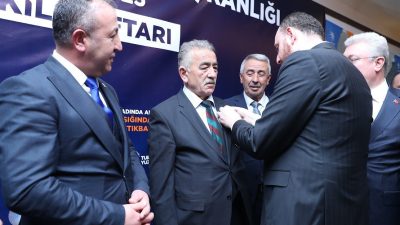 Yaylakent Belediye Başkanı ve meclis üyeleri Yeniden Refah’tan AK Parti’ye