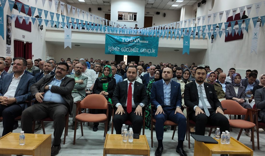 TÜGVA'da bir dönem daha Batuhan DİNLEMEZ başkanlığa seçildi.