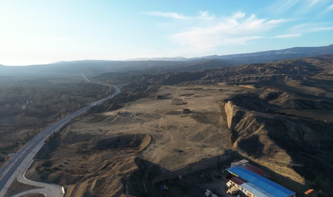 ILGAZ’A 27 FABRİKA YAPILIYOR 
ILGAZ’A SANAYİ VE TEKNOLOJİ BAKANLIĞINDAN 1