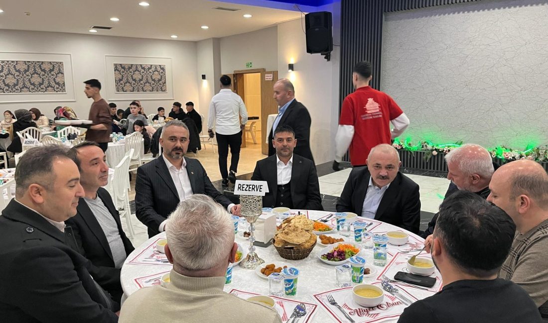 Tuzlulular 700 Kişilik İftar Programı Düzenlendi