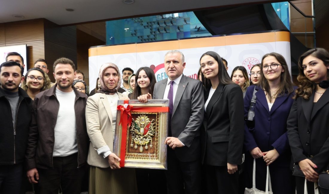 Gençler kendi evlerinde, Gençler Spor Bakanlığında buluştu.