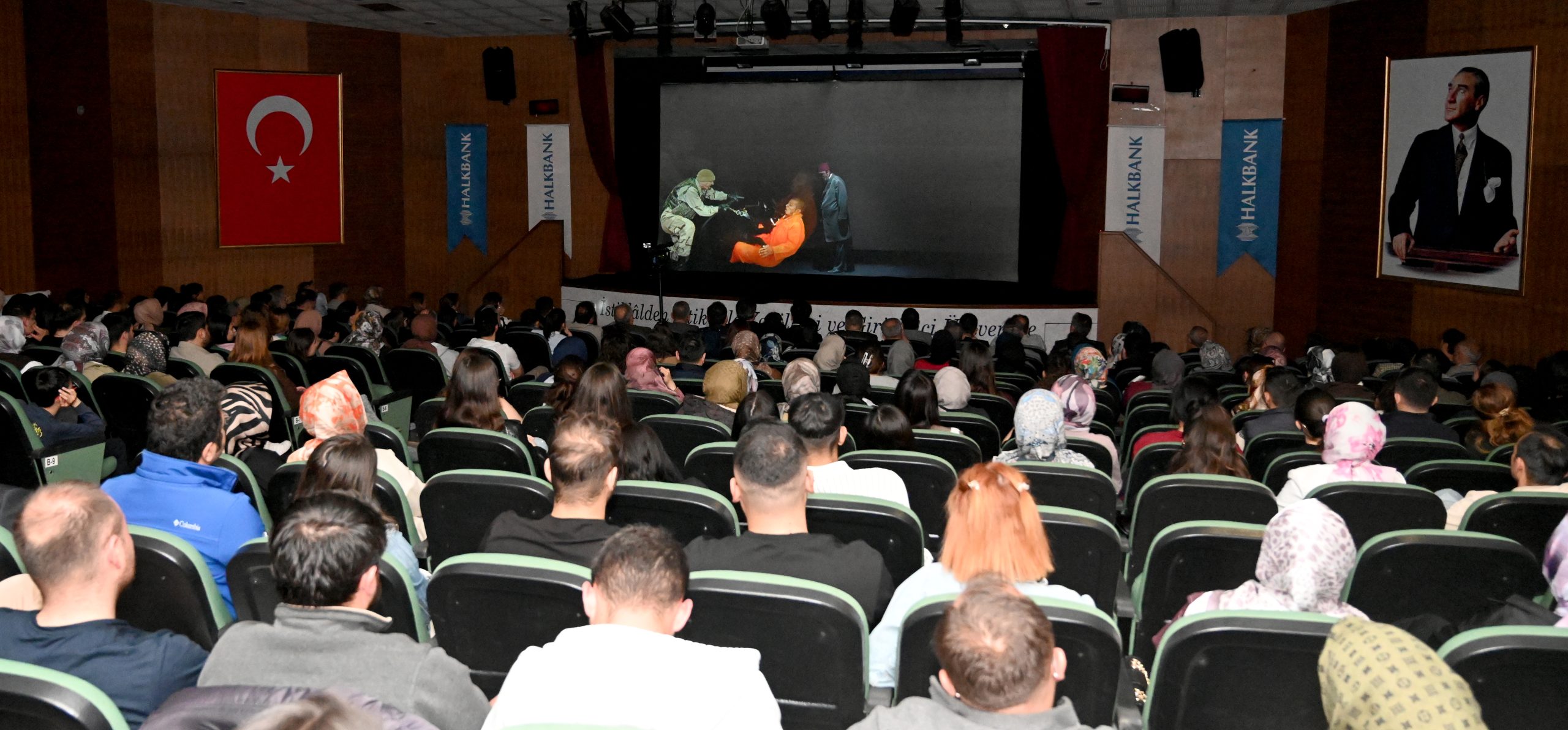 Yenilmez Sanat Merkezi tarafından hazırlanan “Firavunla Yüz Yüze” adlı tiyatro