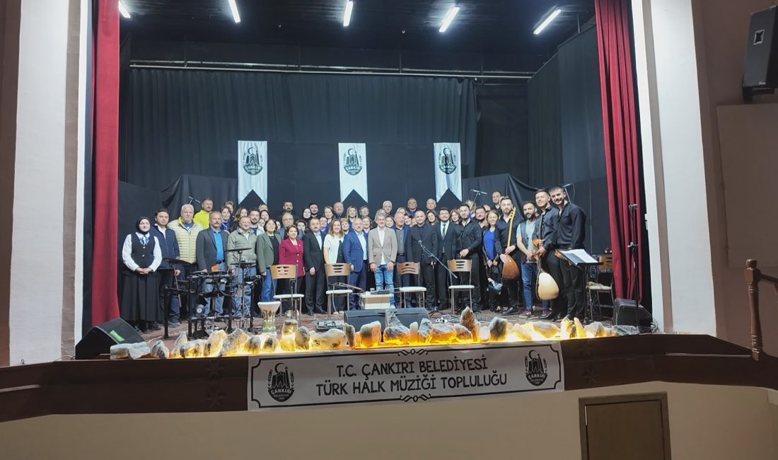 Çankırı Belediyesi tarafından düzenlenen Türk Halk Müziği Koro Konseri büyük