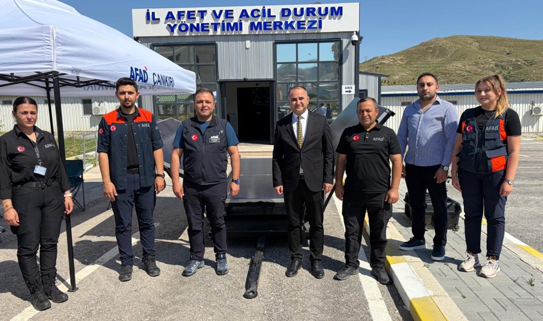 Çankırı Ülkü Ocakları tarafından geliştirilen BOZOK-I mobil güneş paneli ve