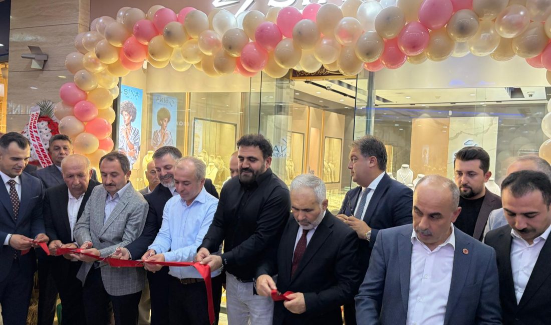 Çankırı’da faaliyetlerine başlayan Sina Pırlanta, Yunus AVM 1. kattaki mağazasının
