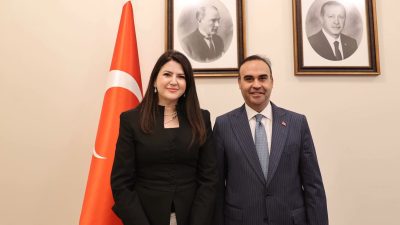 Çankırı Milletvekili Pelin Yılık, TBMM'de Mehmet Fatih Kacır ile bir