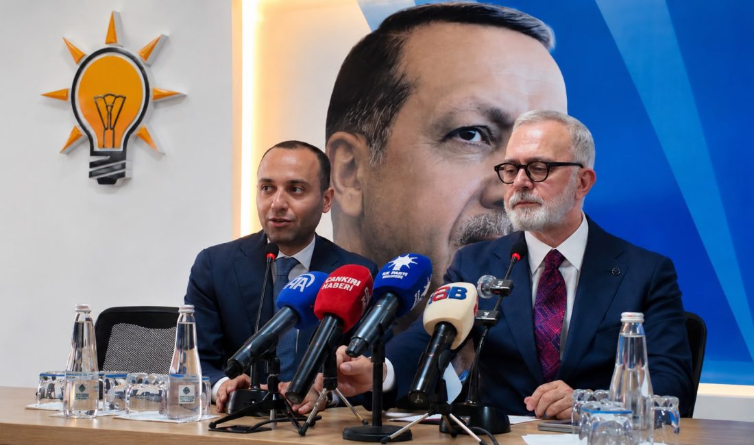 TRT 1 ekranlarında yayınlanan Payitaht Abdülhamid dizisinde canlandırdığı Hasan Tahsin