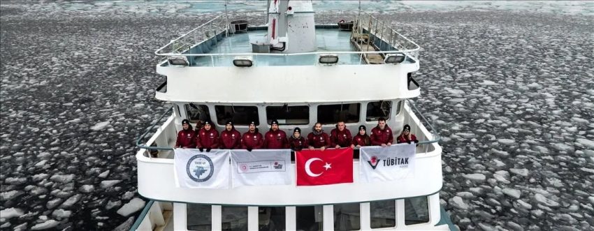 Türkiye’nin 6. Ulusal Arktik Bilimsel Araştırma Seferi tamamlandı. Bilim insanları,