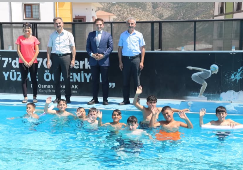 Çankırı’nın Korgun ilçesinde GSB Yaz Spor Okulları kapsamında sürdürülen “Yüzme