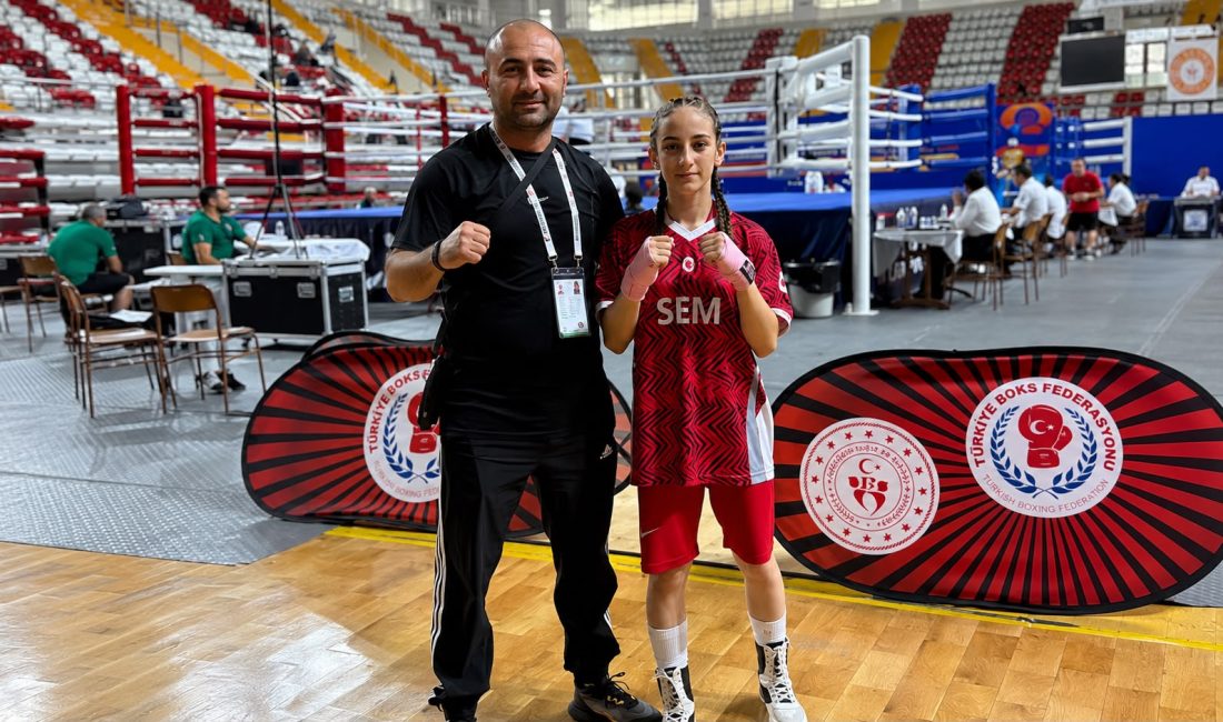 Sivas’ta düzenlenen U-13 Türkiye Ferdi Boks Şampiyonası’nda mücadele eden Çankırılı