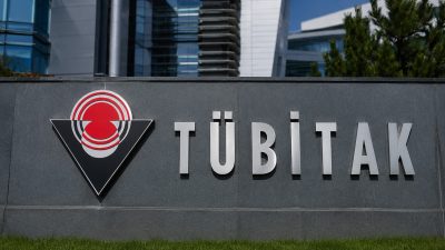 Yurt dışında çalışmalarını sürdüren lider ve genç araştırmacılar, TÜBİTAK'ın destek