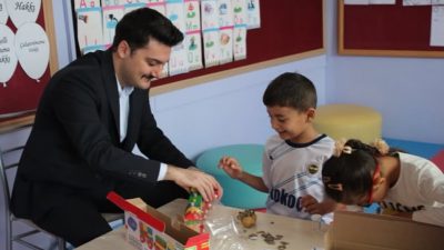 Kızılırmak Kaymakamı Hüseyin Akçay, İlçe Millî Eğitim Müdürü Lütfü Yalçın