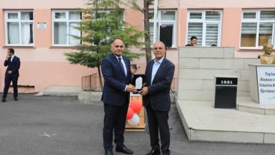  Çankırı Karatekin İlkokulu’nda, eski okul müdürlerinden merhume Nesrin Altıparmak’ın
